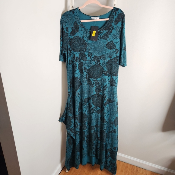 bryn Walker Dresses & Skirts - Bryn Walker Dress NWT womens Large blue black floral short sleeve Chelsea
